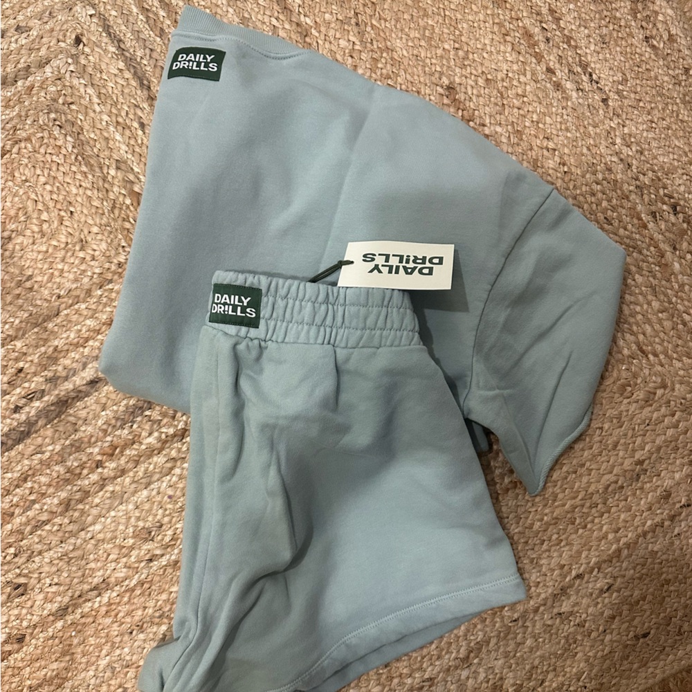 Daily Drills Cropped Sleeve Crew & Super Shorts
